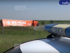 Катастрофа край Пловдив! Два камиона се сблъскаха, движението е затруднено