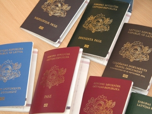Разбиха печатници, правили сирийски паспорти в Пловдив!