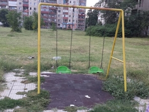 Вижте при какви условия играят децата в „Тракия”