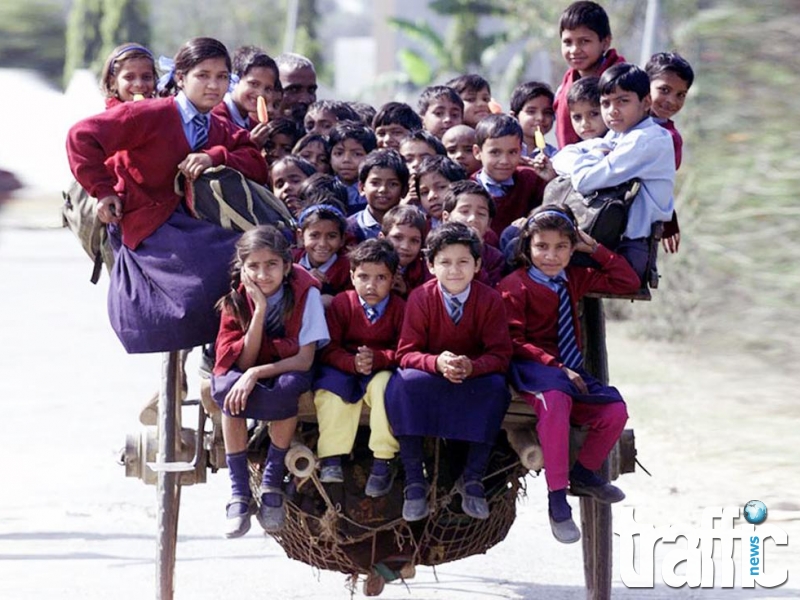 Вижте как ходят на училище децата по света (Снимки)