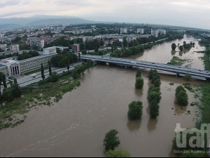 Река Марица скача с 1 метър ВИДЕО