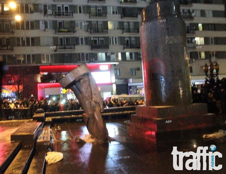 Свалиха още един паметник на Ленин в Харковска област