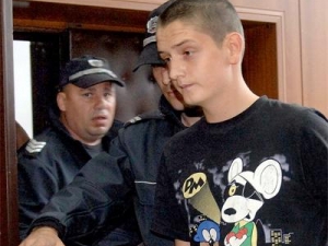 Десетокласник наръга 12 пъти съученик