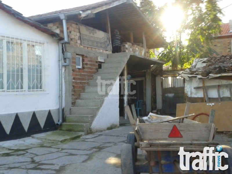 Разследване: Роми строят върху бивши гробища в Пловдив (СНИМКИ)