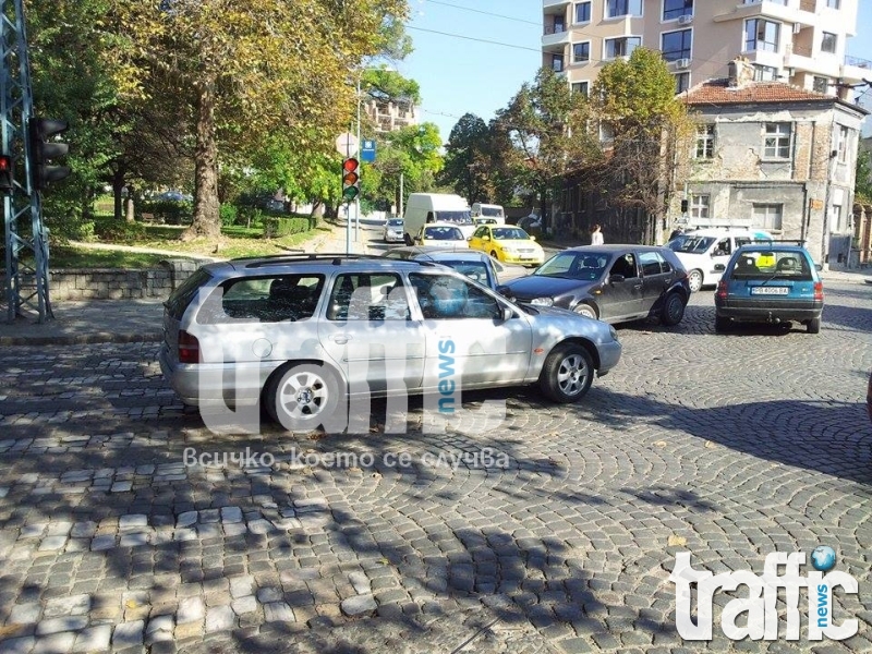 Нова катастрофа с три коли в Пловдив