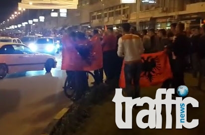Албанци в Македония празнуваха прекъсването на мача в Белград