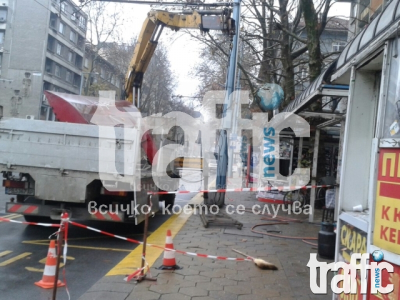 Ремонтират спирката на ПУ СНИМКИ