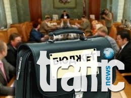 Депутатите приеха три бюджета за по-малко от 24 часа