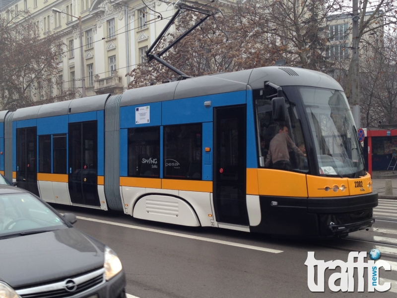 Мъж умря и възкръсна в трамвай в столицата