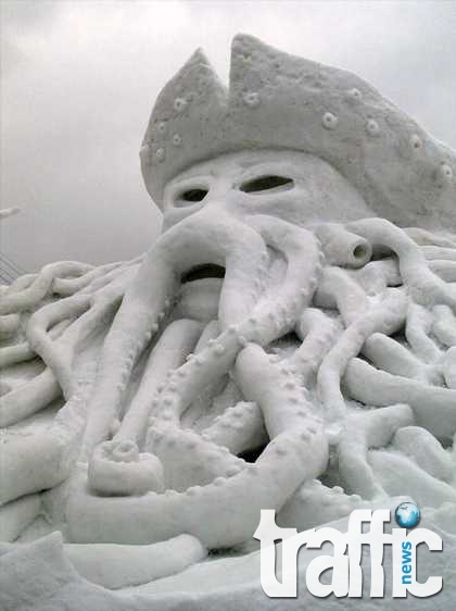 Невероятни снежни скулптури СНИМКИ