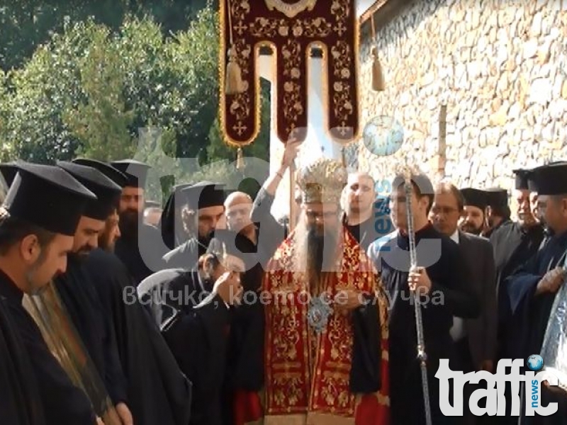 Десетки се хвърлят в Пловдив за кръста 