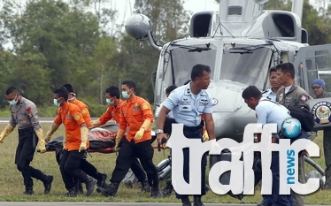 Намериха още две тела на загинали при авиокатастрофата на AirAsia