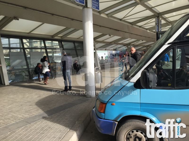 Масови проверки на багажи и пътници по гарите в Пловдив СНИМКИ и ВИДЕО