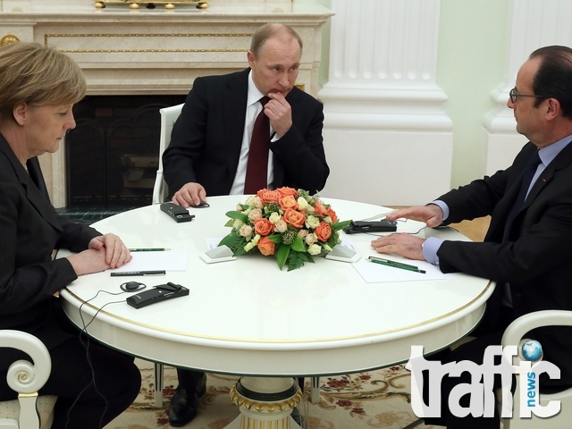 Меркел и Оланд си тръгнаха от Москва без изявления
