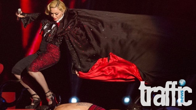 Мадона получила камшичен удар на наградите 