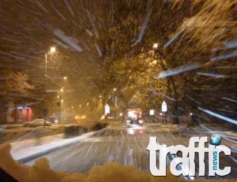 Сняг вали над Пловдив! Жълт код за поледици