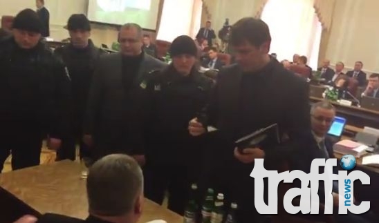 Арестуваха двама украински депутати за злоупотреба с държавни поръчки