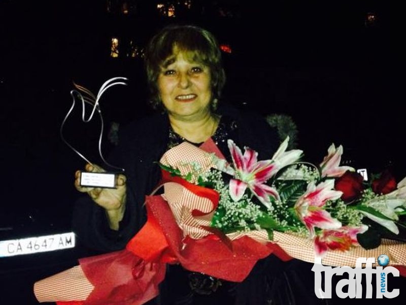 Ваня Сивинова с приз на Икарите