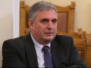 Калфин отложи пенсионната реформа с месец
