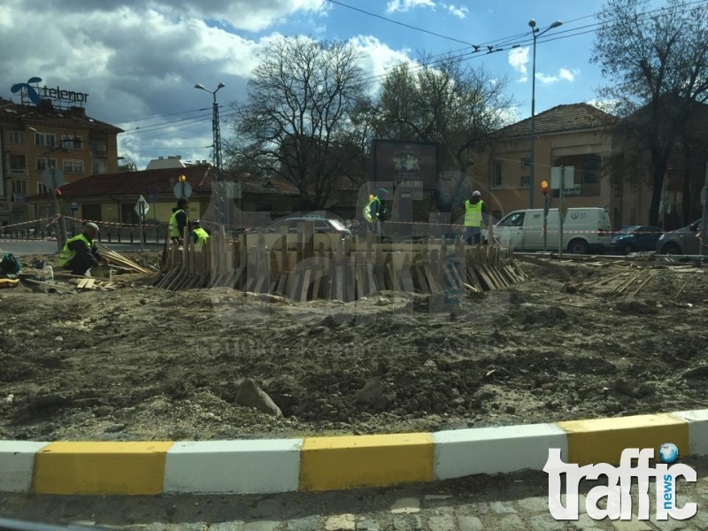 Кипят ремонтни дейности по строежа на новия шадраван на Водната палата! СНИМКИ