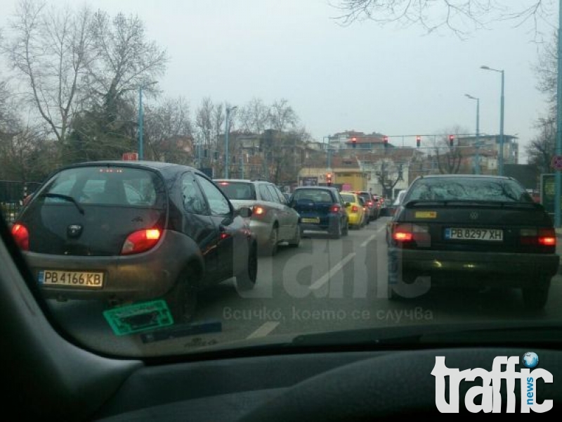 Започнаха задръстванията в Пловдив СНИМКИ