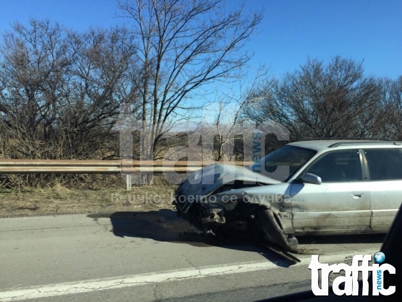 Четирима души пострадаха след сблъсък на два автомобила 