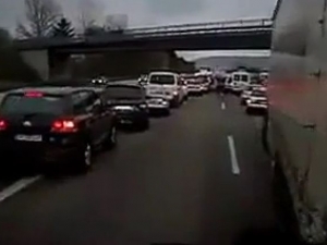 Как в Германия реагират на сирените на бърза помощ ВИДЕО