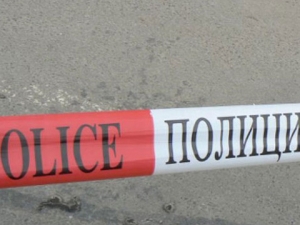 Шофьор намери труп на млад мъж край Елхово