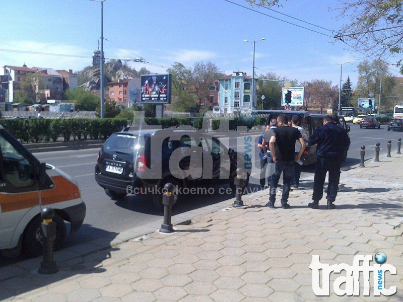 Внезапна смърт покоси мъж в джип пред 