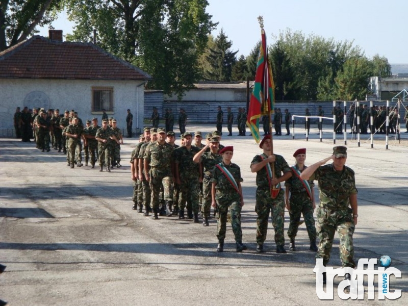 Генерал от Карлово използвал военни да ремонтират дома му