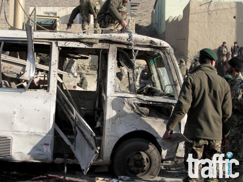 Самоубийствен атентат в автобус в Кабул