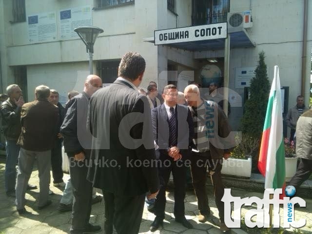 Дадоха отсрочка на Сопот, чакат пари от финансовия министър СНИМКИ