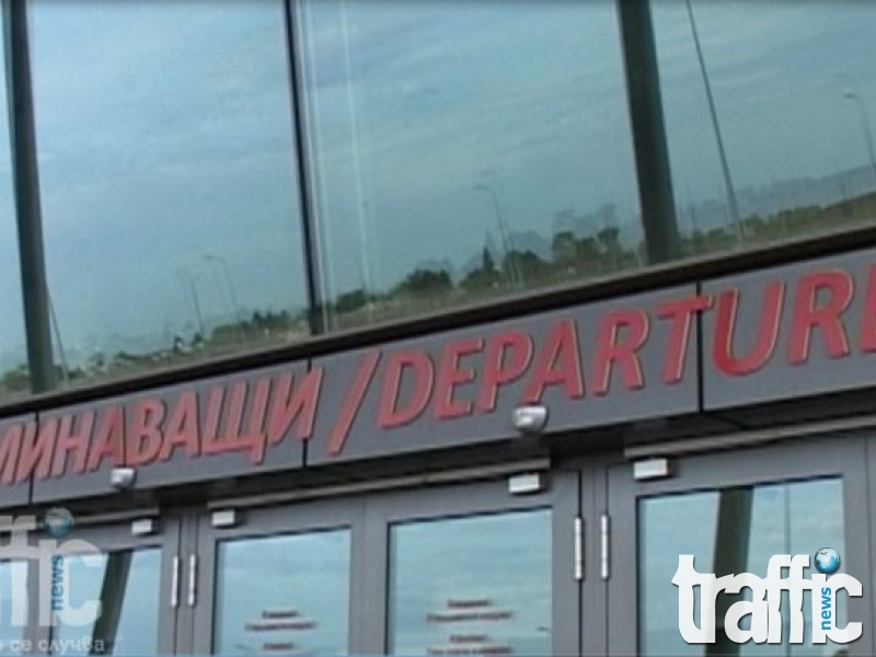 Преди сблъсъка с орел: Самолет уби заек на летище Пловдив ВИДЕО