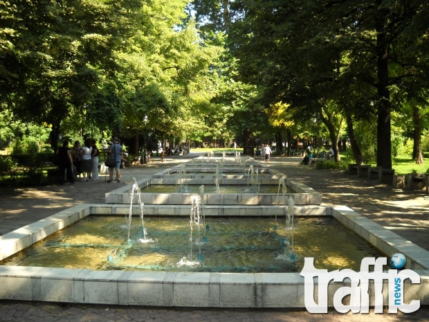 Нови фонтани, скален кът и цветни арки в Дондуковата градина