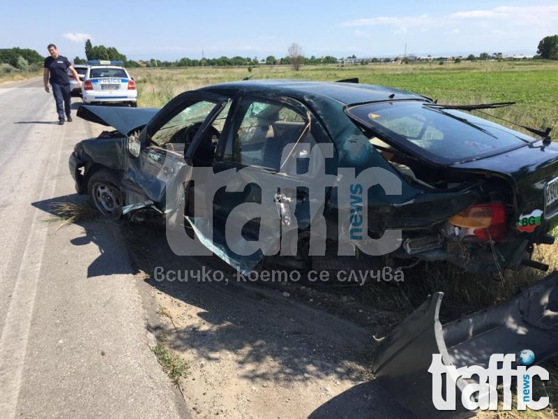 Мъж почина на място - превъртял се няколко пъти с колата на входа на Пловдив СНИМКИ И ВИДЕО
