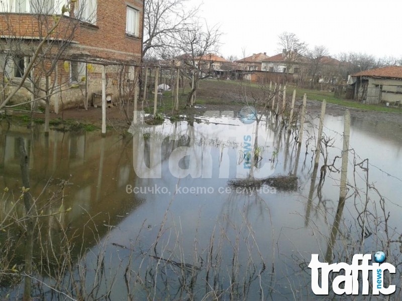 Десетки наводнени къщи в Старозагорско