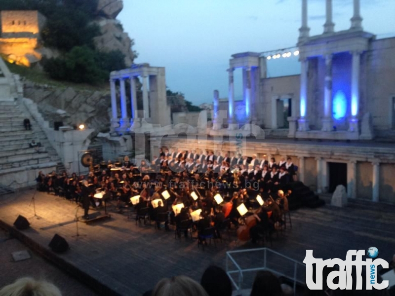 Уникална атмосфера и хиляди зрители: Започна оперният фестивал на Античния!