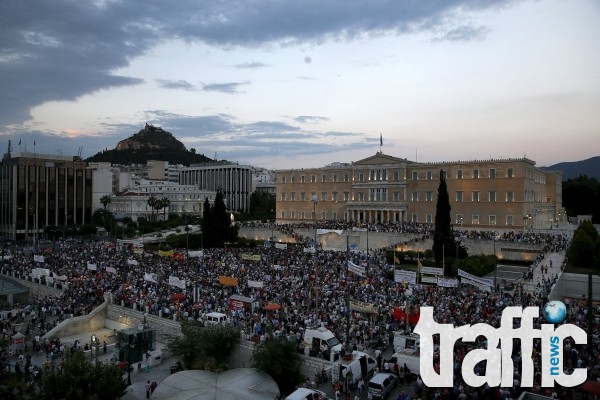 Гърците блокираха банките в страната