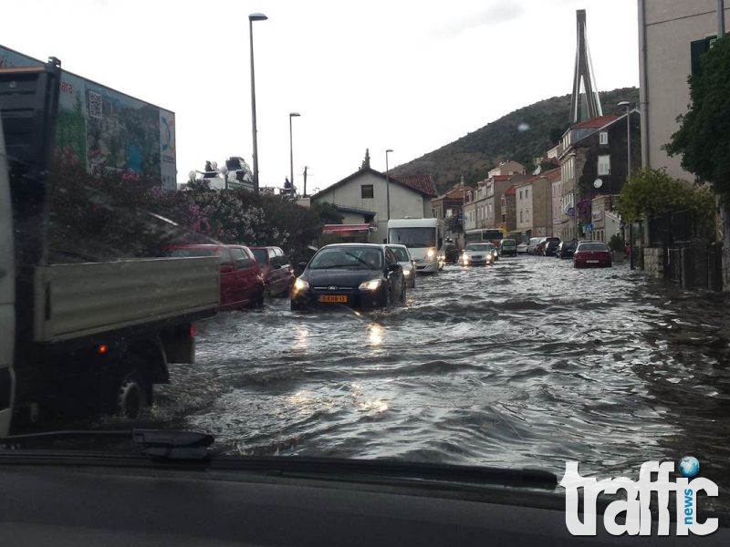 Вода отнесе Дубровник