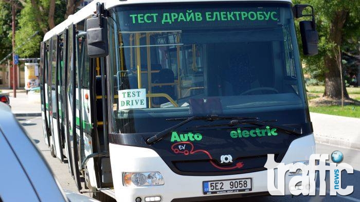 Електробус вече вози пловдивчани в градския транспорт