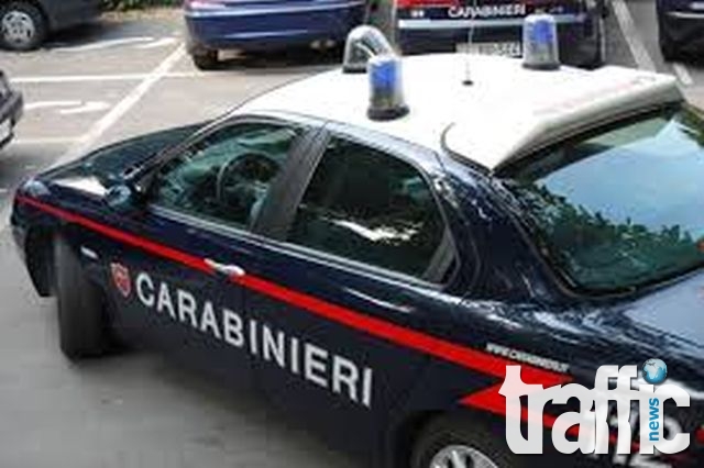 Обирджии на банка взеха заложници в Италия