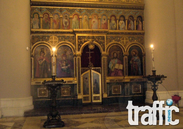 Неизвестен изгори всички икони в параклис в Сопот, местните го свързват с вендета на мюсюлманите