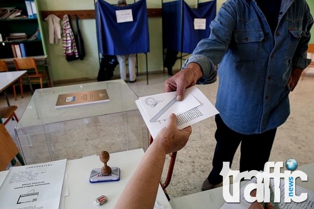 Референдумът в Гърция върви към валидност, засега отговорът е 