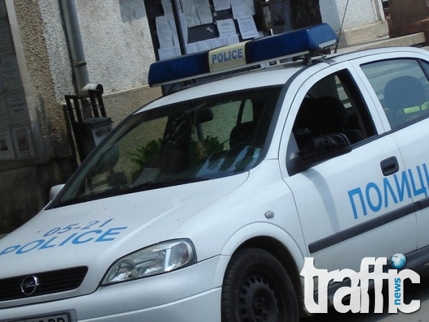 Издирва се тъмно волво, блъснало полицай в столицата