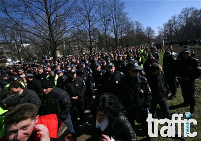 Полицаите не се разбрали с Бъчварова, излизат пак на протест