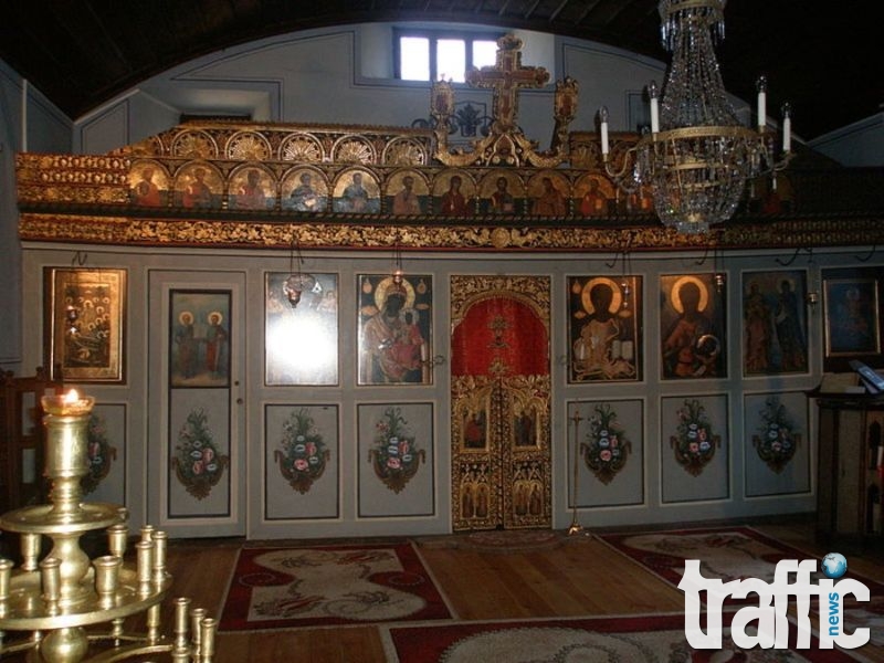 Описват иконите в пловдивска църква заради неплатени данъци