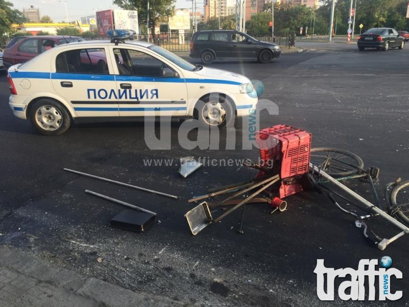 Блъснаха двама колоездачи по едно и също време в Пловдив, единият шофьор избяга СНИМКИ