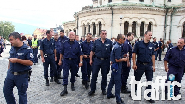 Орязването на екстрите в МВР -без алтернатива, но в подходящия момент