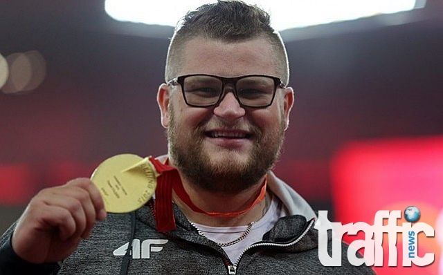 Световен шампион плати на таксиджия със златния си медал