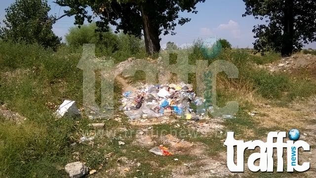 Жители на пазарджишко село заплашват с протест и пътна блокада заради сметище